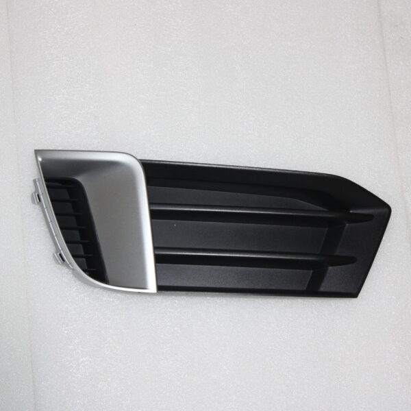 Audi Q3 A3 2020 GRILL 8V5807671 9B9