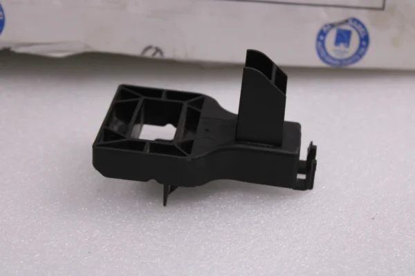 Vw Golf Supprt For Lock Carrier 5H0805593