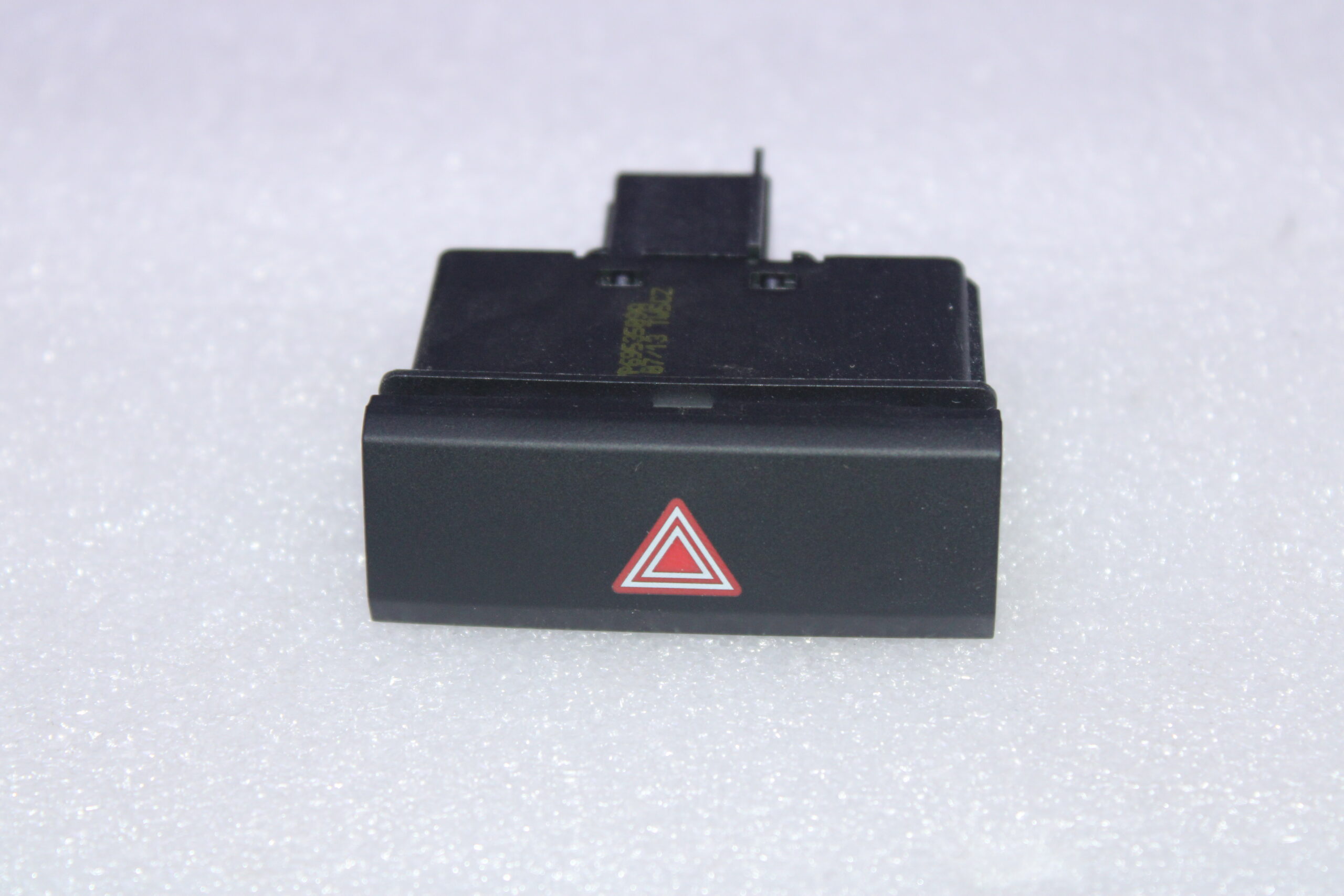 Volkswagen Emergency Light Switch 7P6953509A Volkswagen Emergency Light Switch 7P6953509A