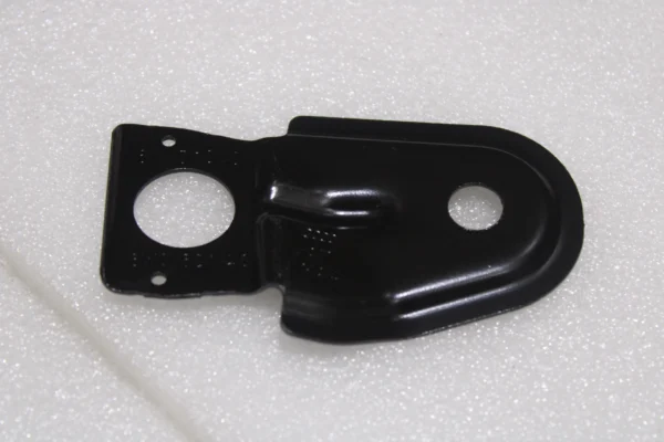 Audi A4 2016 Rs 2018 Bracket 8W0821467 - Image 3