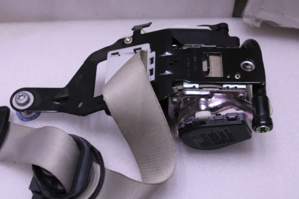 Mercedes Benz Seat Belt 21286094857M89