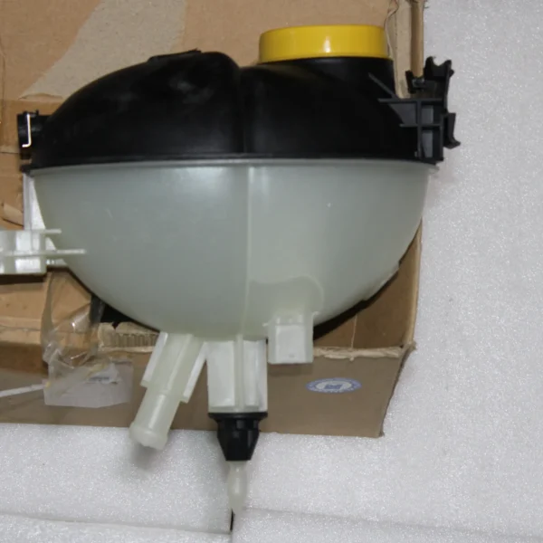 Mercedes Benz Front Expansion Tank Engine Coolant Reservoir 2045000749