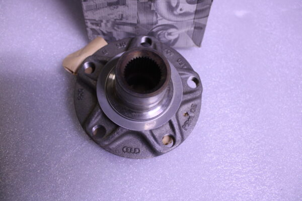 Volkswagen Phaeton Wheel Hub 4E0407613A