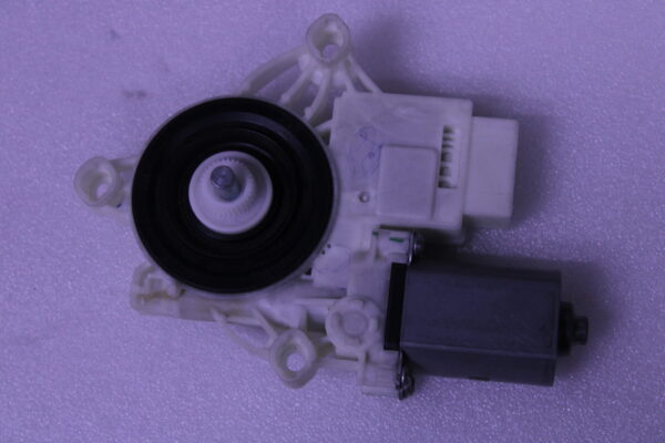 Bmw X5 G05 Front Right Door Window Control Motor 9479072