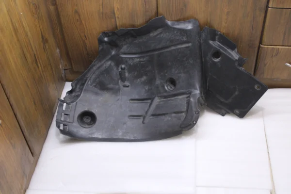 Mercedes Benz W205 Front Fender Inner R 2056900230