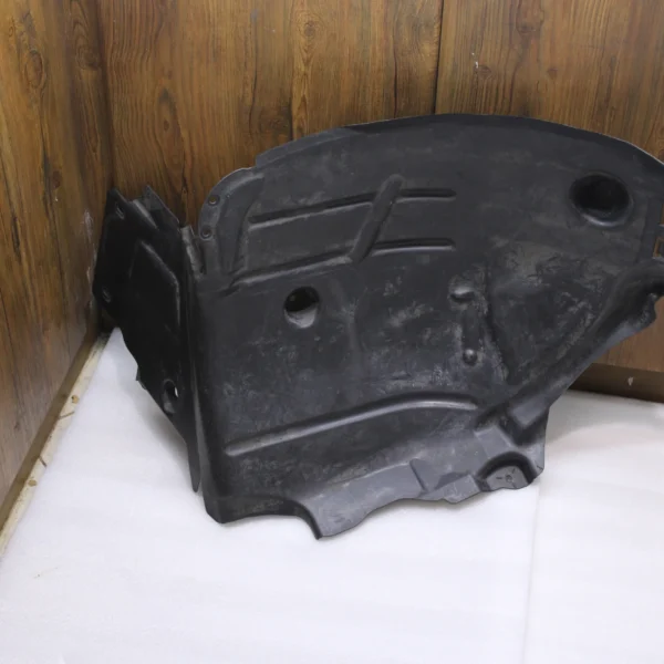 Mercedes Benz W205 FRONT FENDER INNER R 2056900230