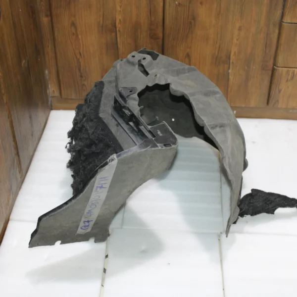 Audi Q7 REAR LEFT INNER FENDER LINER 4M0810171H
