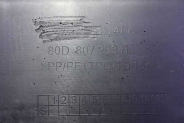 Audi Q5 Closibg Element 80D807233H