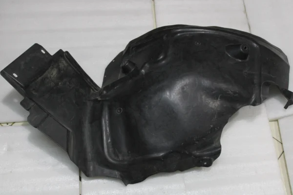 Mercedes Benz Rear Fender Liner Left Front Left Rearward 2136900530