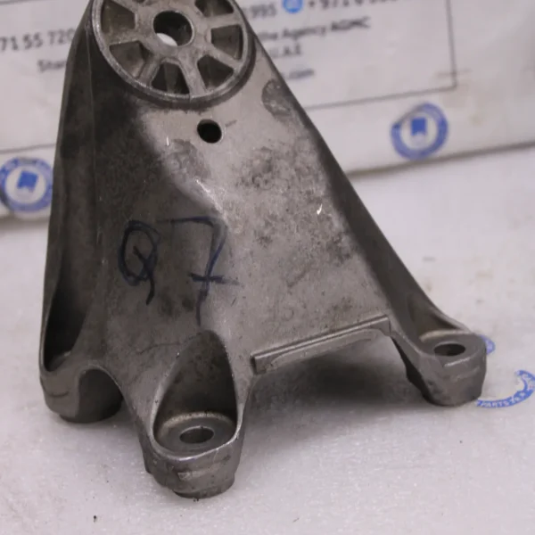 Audi Q7 VW TOUA ENGINE SUPPORT LEFT 7L8199307K
