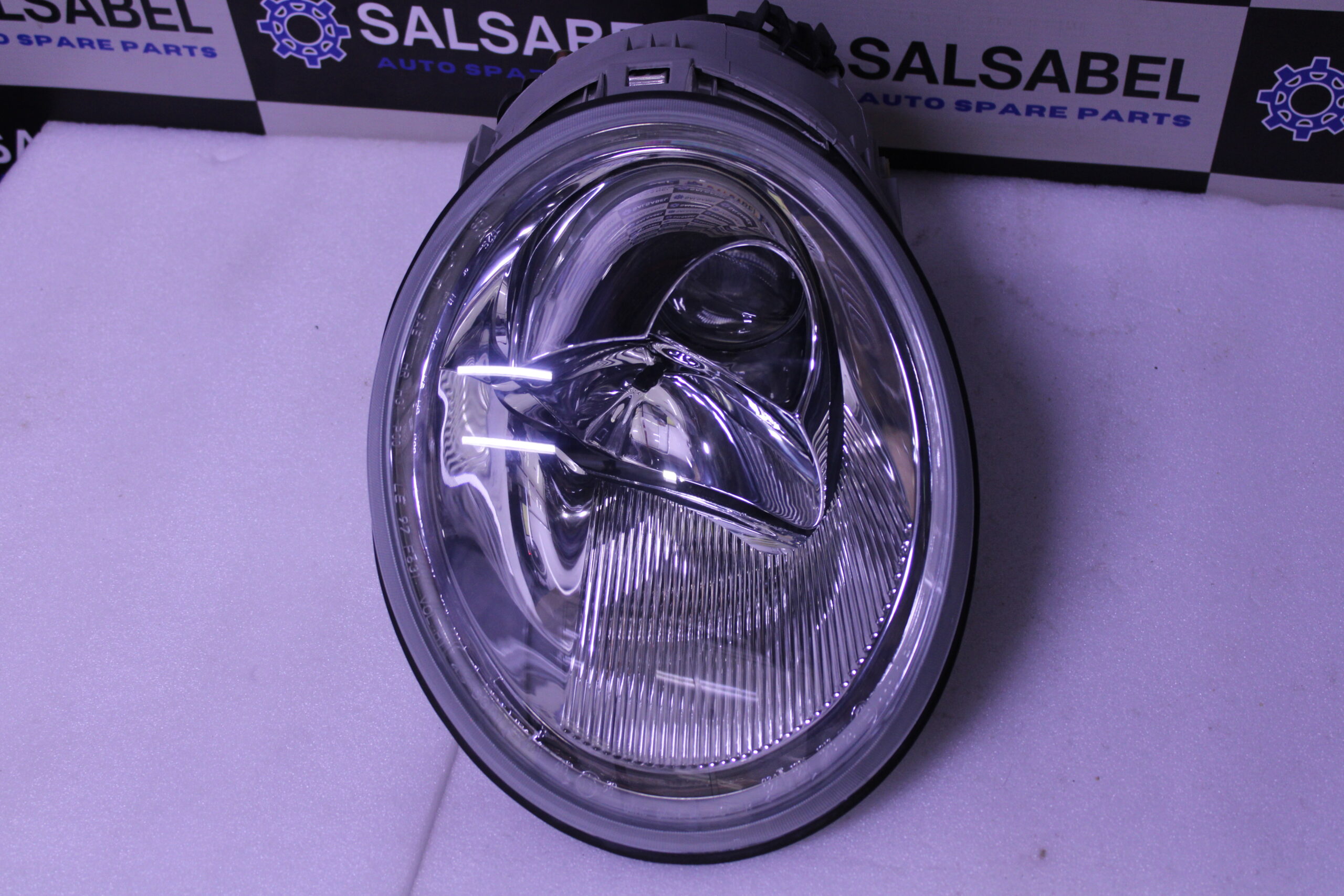 Volkswagen Halogen Headlight Right 1C0941030K Volkswagen Halogen Headlight Right 1C0941030K