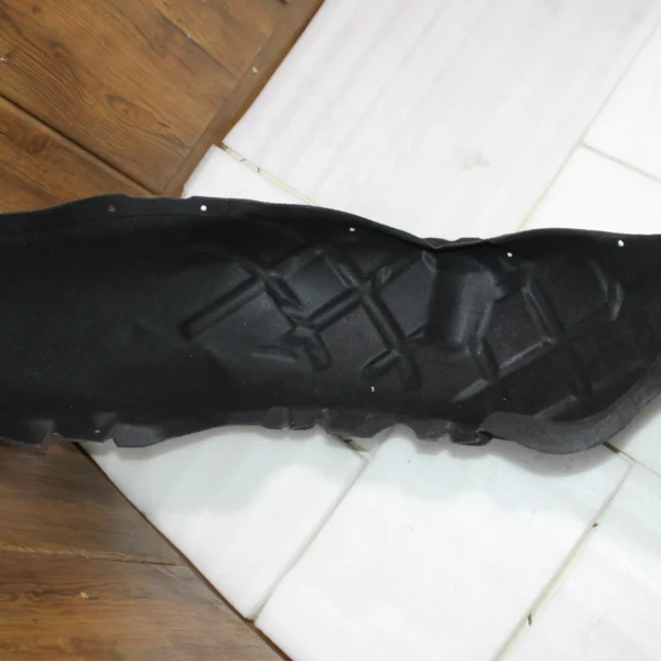 PORSCHE CAYENNE REAR WHEEL FENDER LINER RIGHT 95850497200