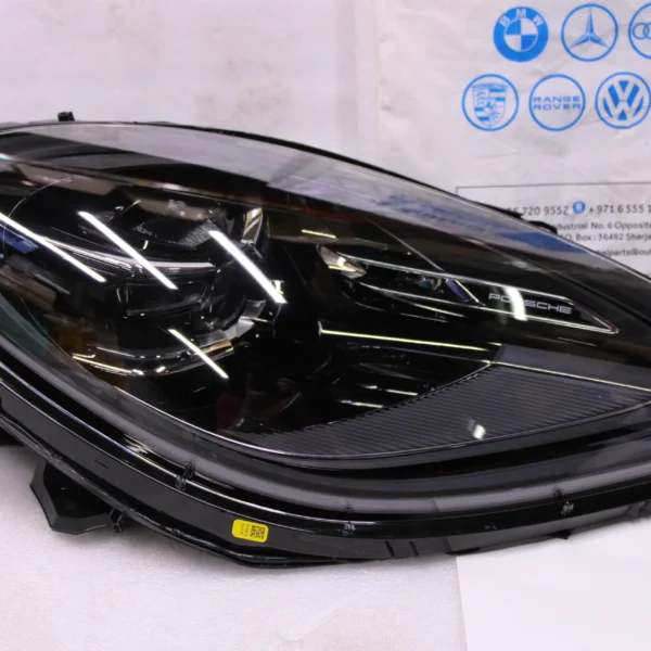 PORSCHE MACAN HEADLIGHT RIGHT 95B941080