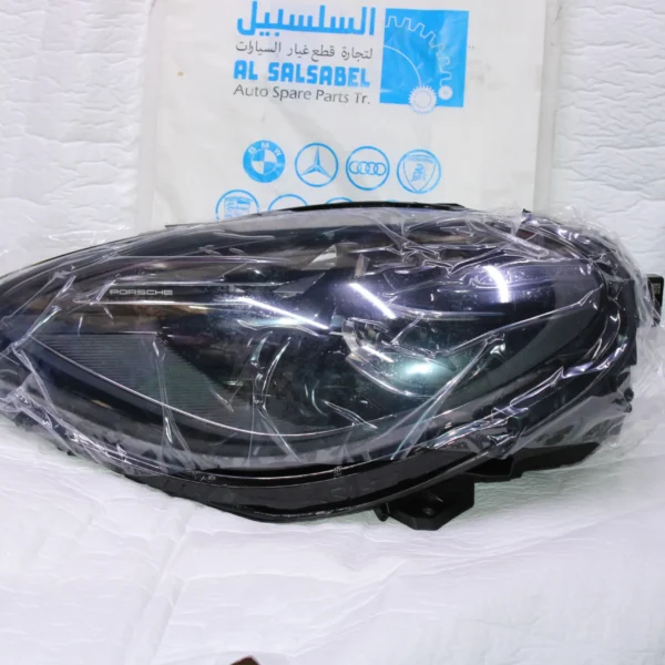 PORSCHE MACAN HEADLIGHT LEFT 95B941079