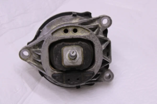 Bmw F20 F22 F30 F32 Engine Mount Left 22116856183