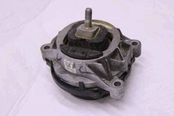 Bmw F20 F22 F30 F32 Engine Mount Left 22116856183