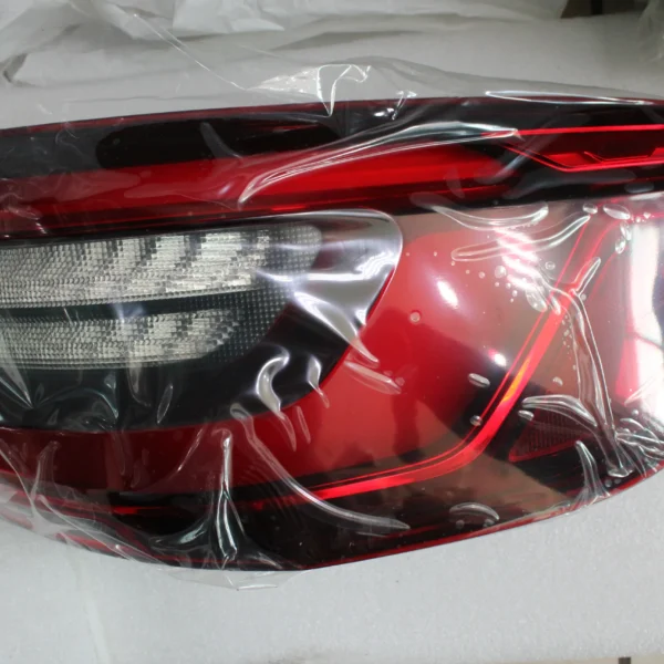 BMW X5 G05 DRIVERS SIDE RIGHT TAIL LIGHT H4744226009 2SK2418