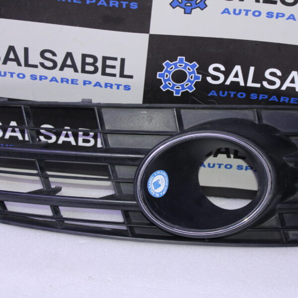 AUDI A7 GRILLE RIGHT 4G8807682A