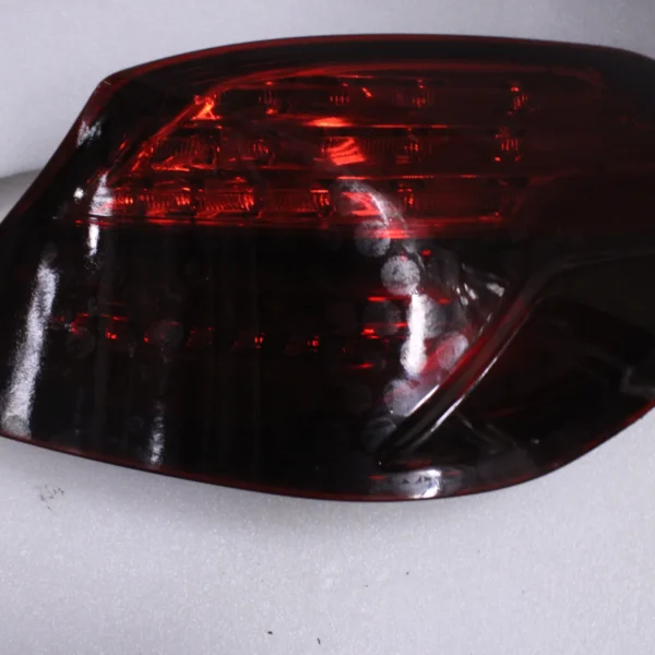 BMW 6 F06 F13 TAIL LAMP RIGHT SIDE 63217210576