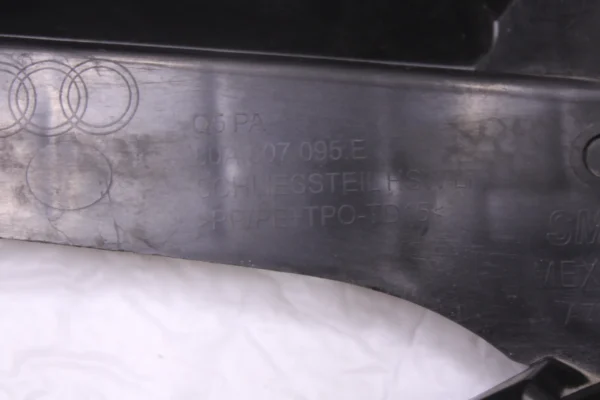 Audi Q5 Closing Element Left 80A807095E
