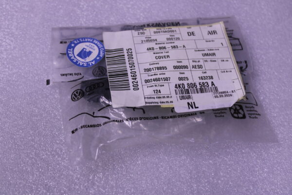 Audi Suspension Strut Dome Cover 4K0806583A