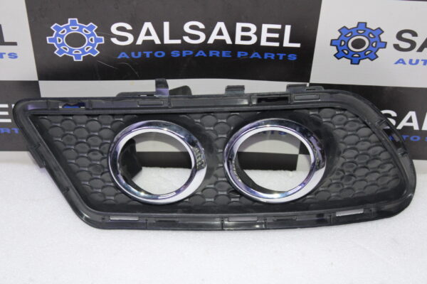 Mercedes Benz Grille 2128850053