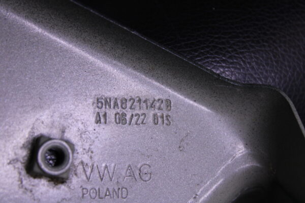 Volkswagen Bracket Fender Right Front 5Na821142B - Image 2