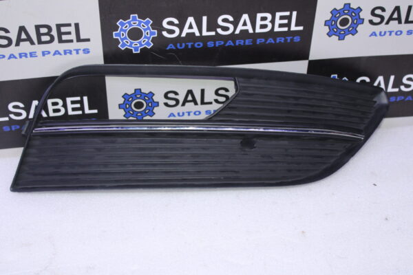 Audi Air Guide Grille 8V3807682A