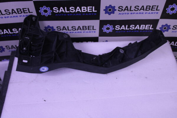 Audi Q8 Mounting For Main Beam Headl Right 4M8805608A