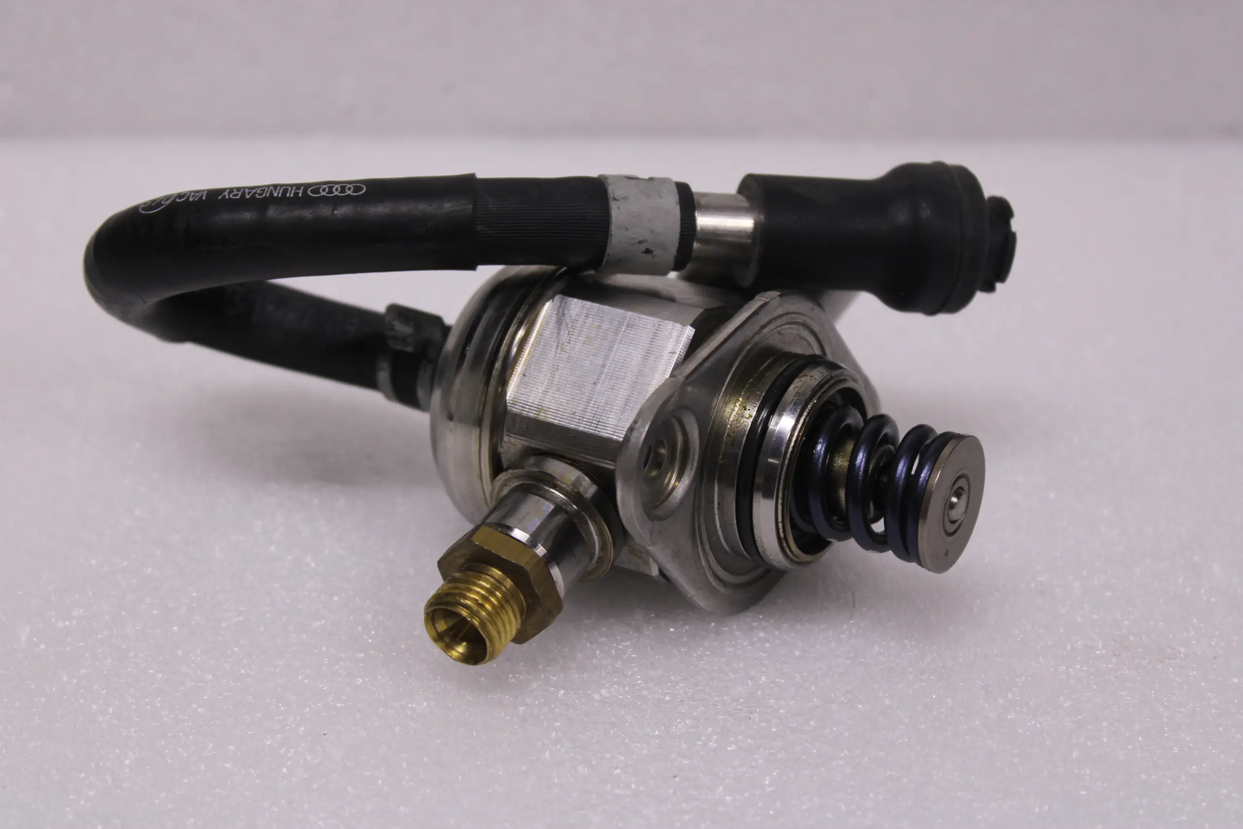 Audi A4 A5 A6 A7 Fuel Pump 06K127028L Audi A4 A5 A6 A7 Fuel Pump 06K127028L