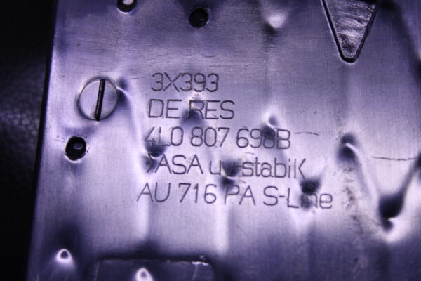 Audi Q7 Grille 4L0807698B