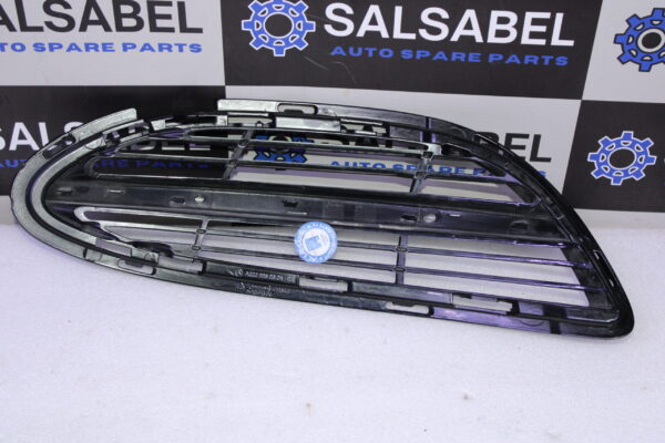 Mercedes Benz Grille 2228850324