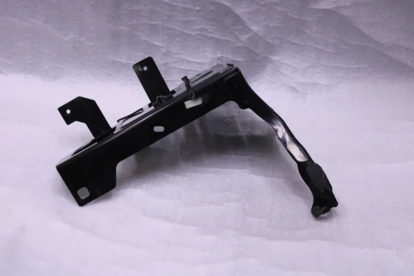 Bmw X1 X2 Right Hand Side Head Light Bracket 7342502