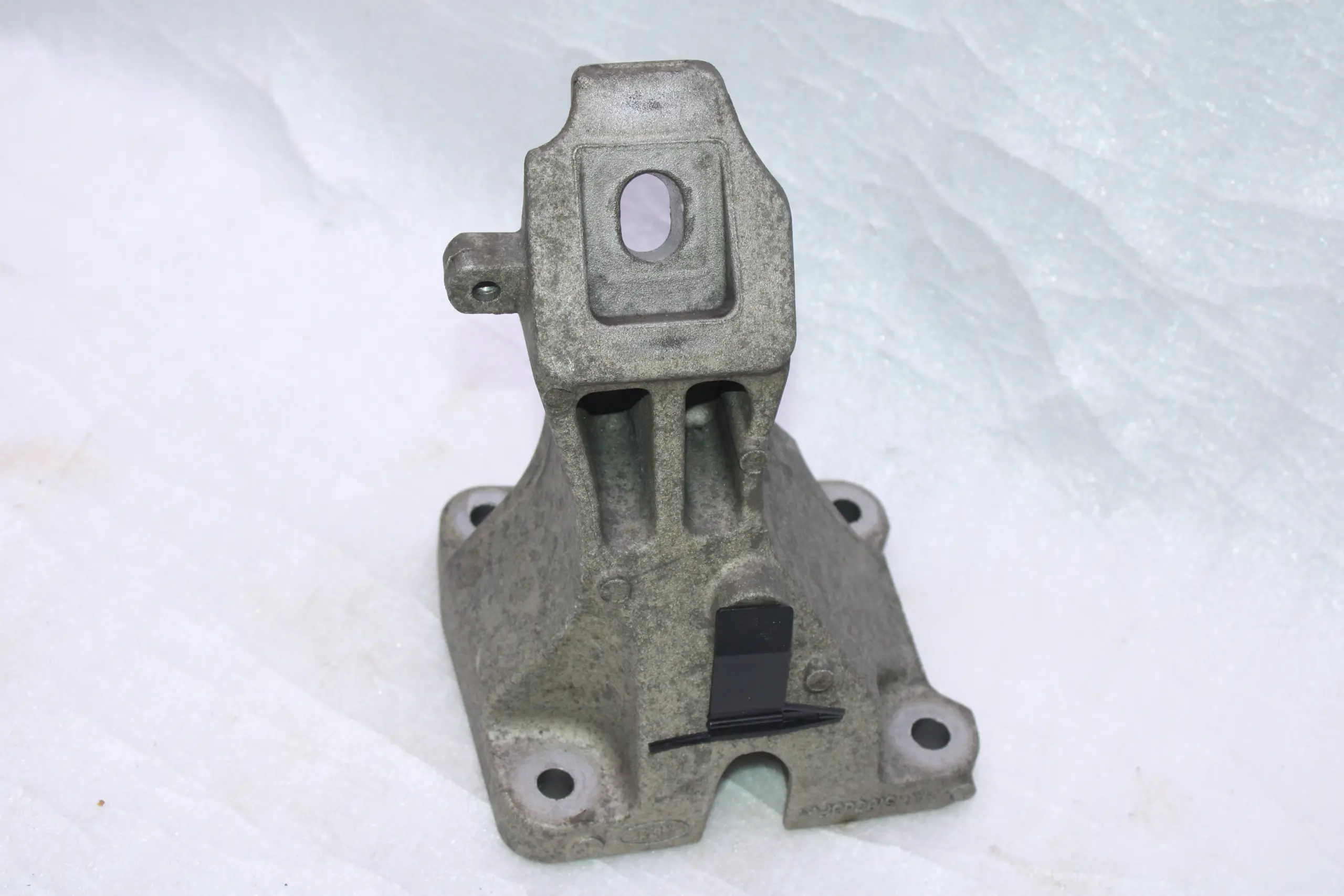 Range Rover Sport 3.0L Engine Motor Right Rh Motor Bracket Cpla-6037-Ac Range Rover Sport 3.0L Engine Motor Right Rh Motor Bracket Cpla-6037-Ac