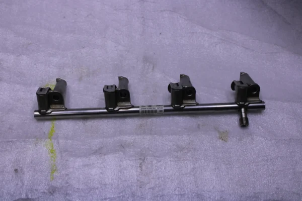 Land Rover Range Rover Left Fuel Rail Unit Dw93-9G802-Aa