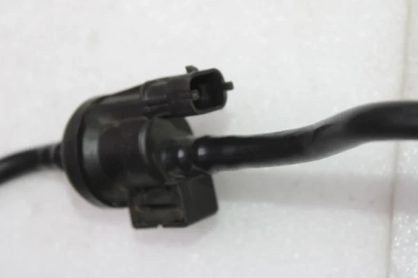Land Rover Jaguar Purge Solenoid Valve Pipe 8W939C915Aa