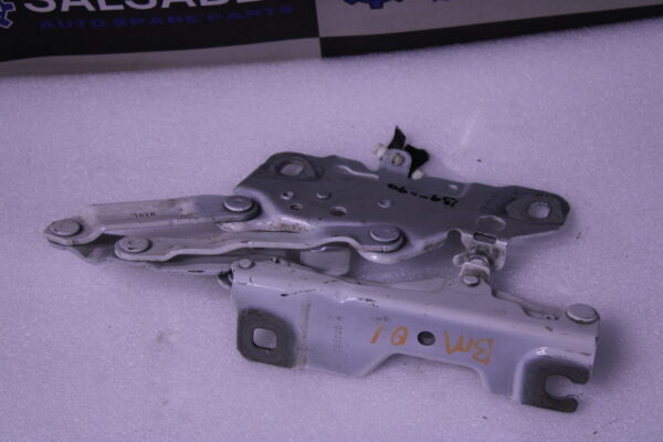 Bmw X3 X4 G01 G02 Front Left Bonnet Hinge 7397499 - Image 3