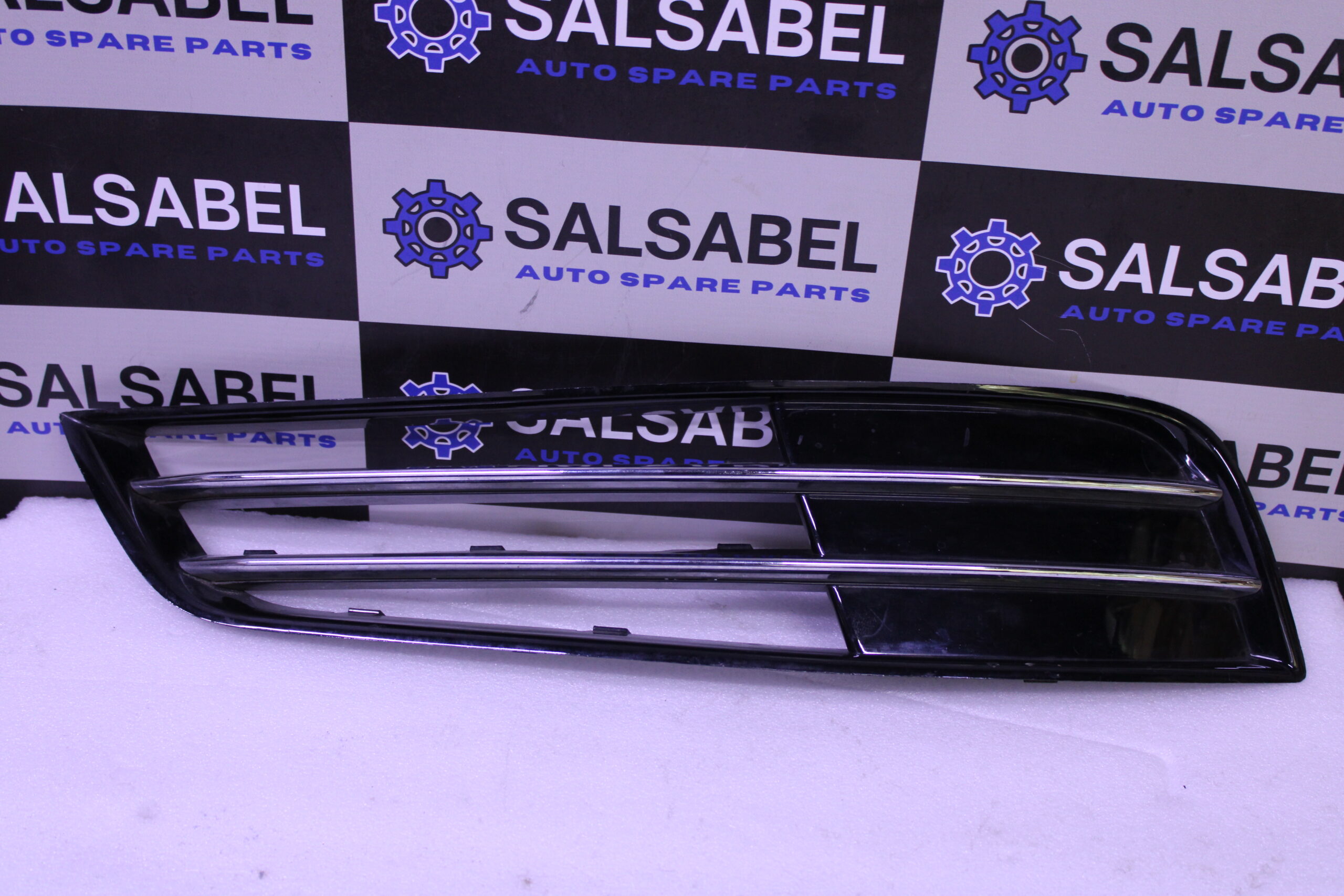 Audi A8 Grille 4H0807680M Audi A8 Grille 4H0807680M