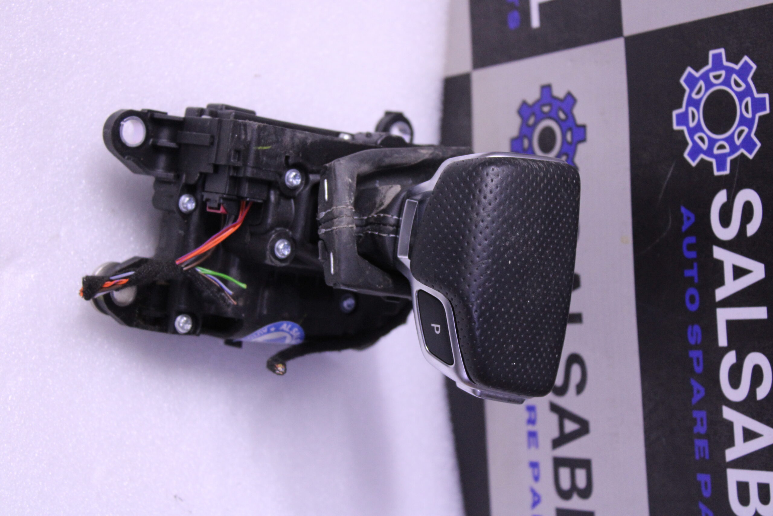 Img_3756 Audi Q5 Selector Mechanism 80C713041S - Image 1