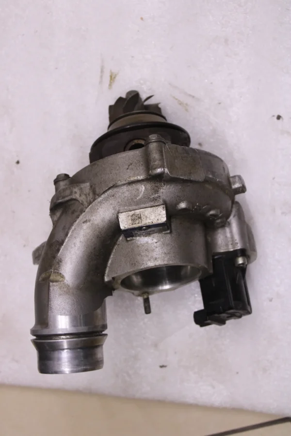 Bmw F20 F22 F32 F10 F25 Exhaust Turbocharger W Exhaust Manifold 11657643115