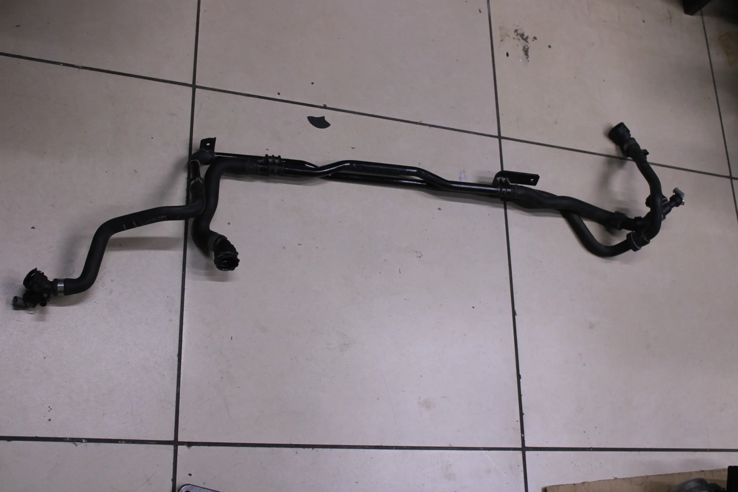 Mercedes Benz C W206 Cooler Hose 2065013900 Mercedes Benz C W206 Cooler Hose 2065013900