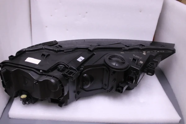 Audi Q7 Faclift Headlight Left 4M0941011