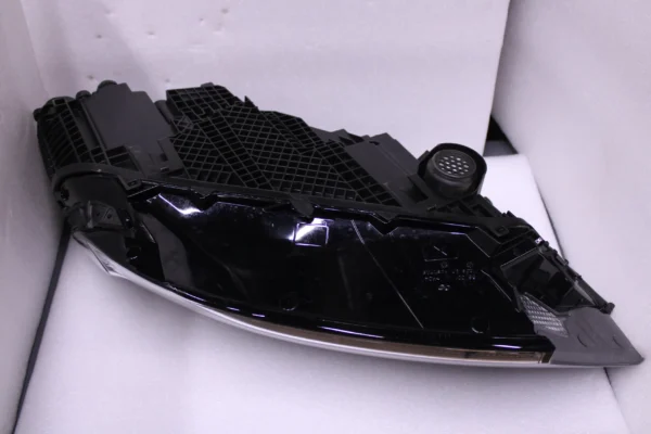 Audi Q7 Faclift Headlight Left 4M0941011