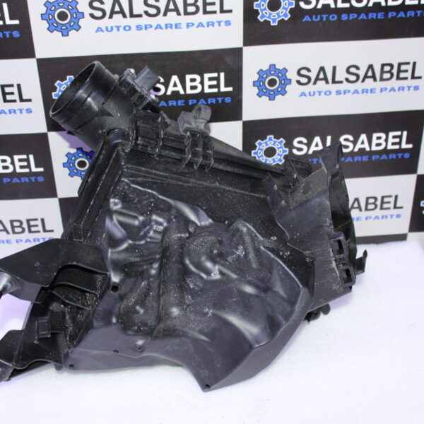 BMW X1 U11 FILTER BOX 13718472015