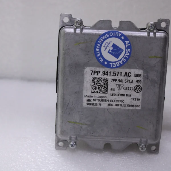 Volkswagen Passat LED Headlight Ballast Power Regulator Module 7PP941571AC