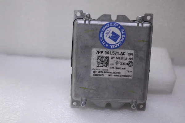 Volkswagen Passat Led Headlight Ballast Power Regulator Module 7Pp941571Ac