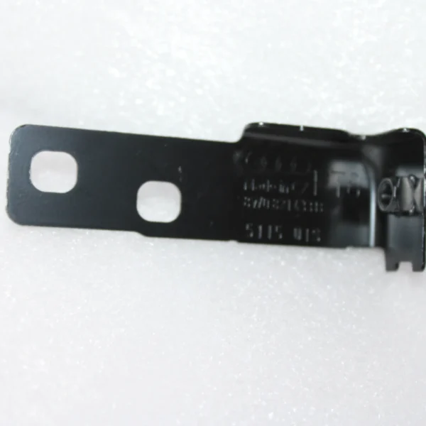 Audi A4 FRONT LEFT DRIVER SIDE FENDER UPPER SUPPORT HOLDER BRACKET 8W0821433B