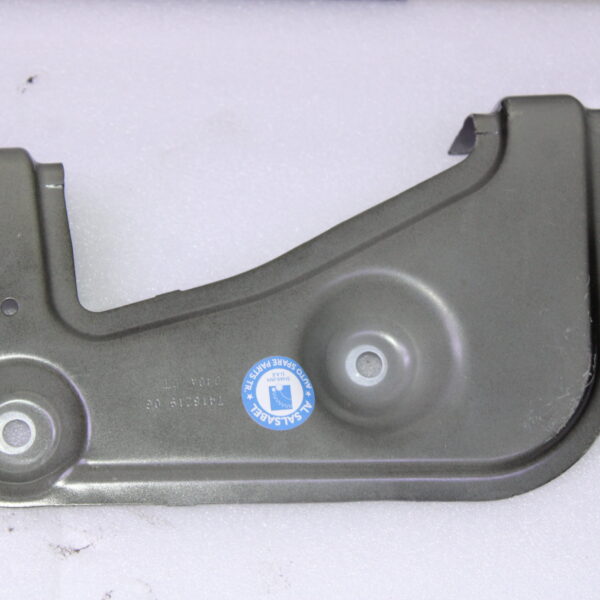 BMW X7 SERIES G07 FENDER MOUNTING BRACKET 7418219