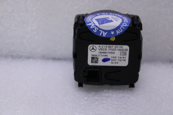 Mercedes Benz Analog Clock 2138272000