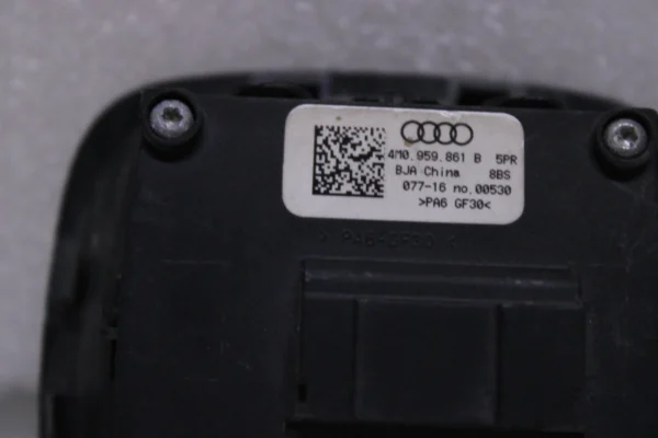 Audi Q7 Backrest Release Button 4M0959861B